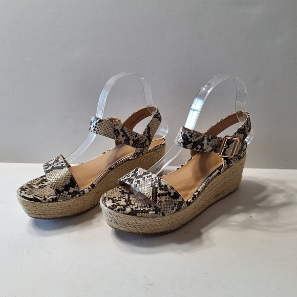 Lane Bryant Cream Black Snakeskin Mobwife Retro Strappy Platform Wedges Size 7W - Picture 4 of 15